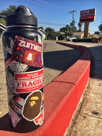 Hydro flask supreme outlet sticker