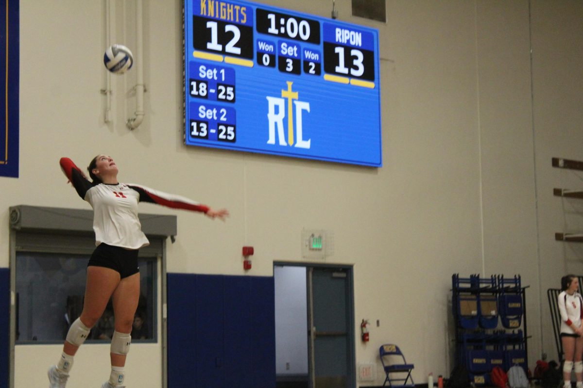 Adriana Dorn serves the ball