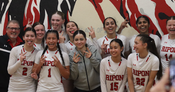 Girls Basketball Swish of a Season